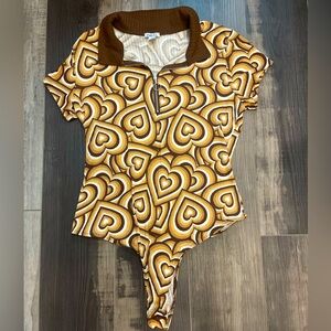 Rue 21 brown hearts body suit